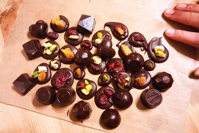 2.5h Belgian Chocolate Pralines Workshop in Brussels - Making Belgian chocolate instead of just buying it