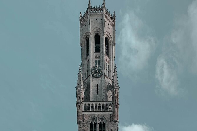 2-Hour Historical Walking Tour in Bruges with Praline Included - Gruuthuse, beer, and a church filled with art