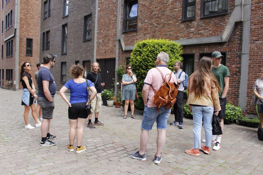 Antwerp: City Highlights Walking Tour - Meir, where old Antwerp meets modern shopping