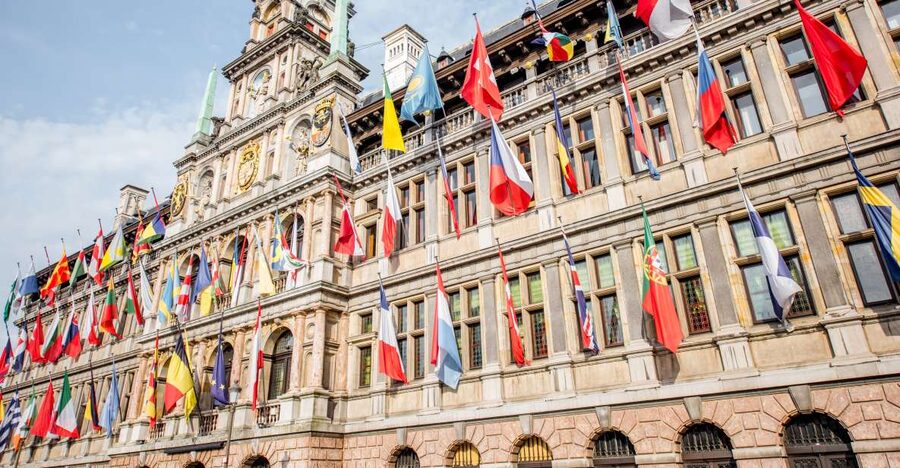 Antwerp: Express Walk with a Local in 60 minutes - Meeting at Pagodepoort Arch