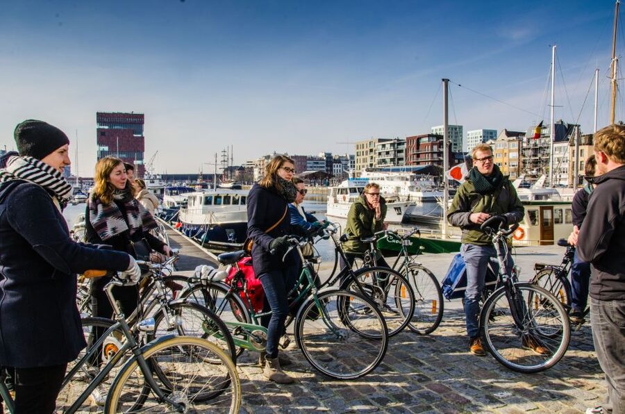 Antwerp: Guided Bike Tour - Starting at Central Station and crossing the Jewish neighborhood