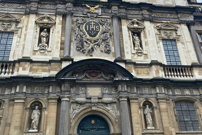 Antwerp: Help the Lost Boy – Self-Guided Mystery Walk - Vlaeykensgang offers a different kind of Antwerp