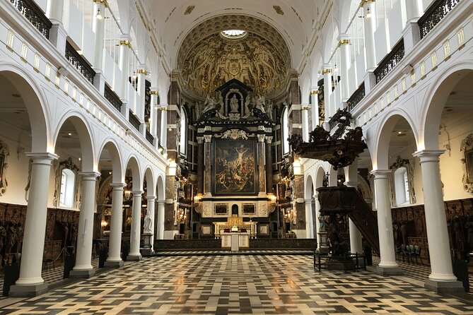Antwerp: Help the Lost Boy – Self-Guided Mystery Walk - A flexible pace, with one important limit