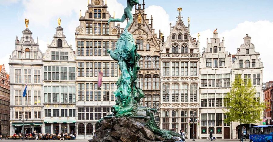Antwerp: Private Historical Highlights Walking Tour - Grote Markt and the medieval trading city