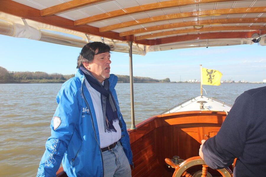 Antwerp: Private Old Harbour Boat Tour Incl. Drinks & Snacks - Price, timing, and seasonal limits