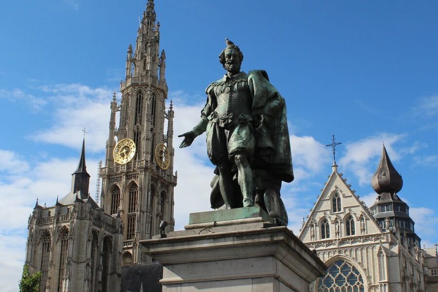 Antwerp: Private Walking Tour with a Local - A personal introduction to Antwerp