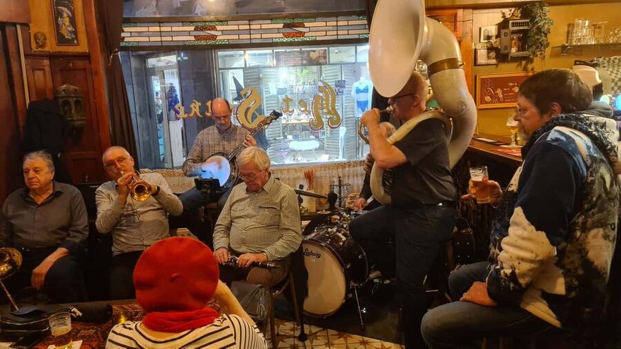 Antwerp: Pub Crawl in the Historical City - Why Flip’s style matters