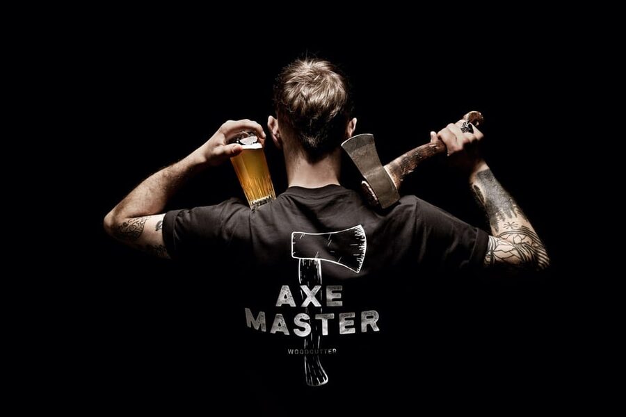 Axe Throwing Experience - Your private target and group size