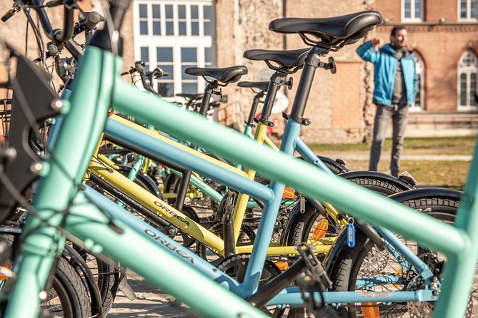 Bicycle tour in historic Ghent - Quiet corners at Groot Begijnhof Sint-Elisabeth