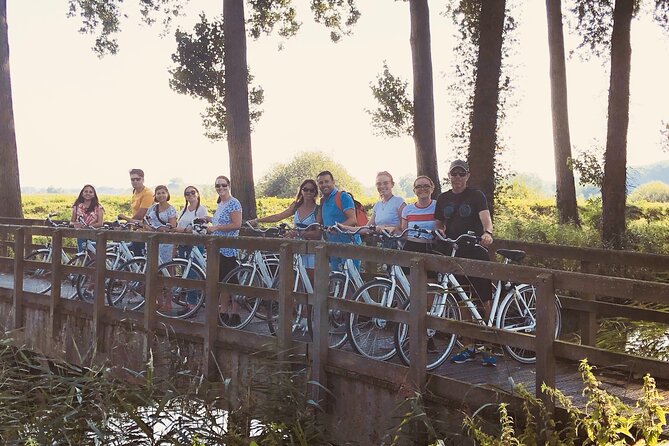 BikeTour Bruges & Damme in Spanish and English - Starting at Minnewater and the old city gates