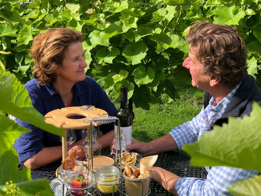 Bioul (near Dinant) : Château de Bioul Tour and Wine Tasting - Gobert de Bioul and a family estate since 1906