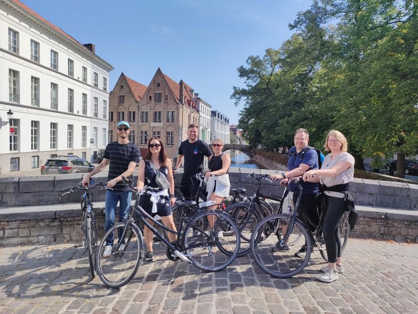 Bruges by bike with family and friends! - Why a bike is a smart way to see Bruges