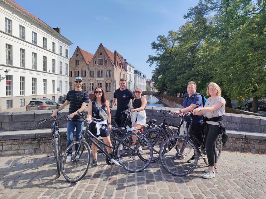 Bruges by bike with family and friends! - Bruges landmarks from the saddle