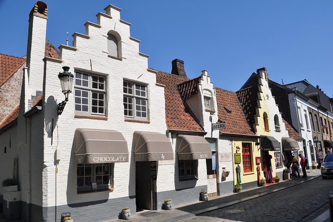 Bruges by bike with friends and family! - Mills, canals, and the city’s outer edge