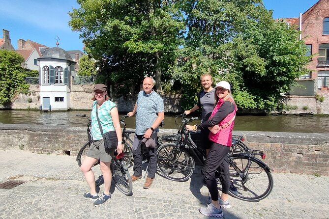 Bruges by bike with friends and family! - From the Markt to Bruges’ grand palace