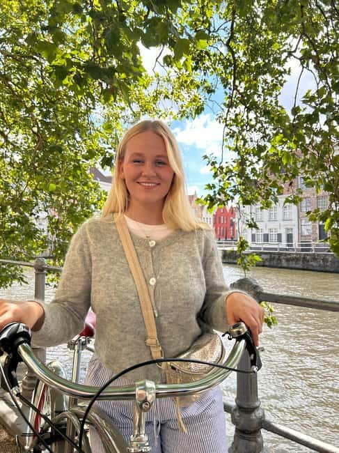 Bruges: City Bike Tour with a Local - Starting at the blue door near Carmersstraat