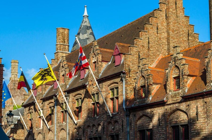 Bruges: Express Walk with a Local in 60 minutes - Local food and drink advice you can use afterward