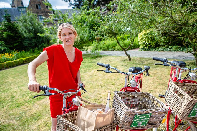 Bruges, Guided Retro Biketour: Highlights and Hidden Gems - Why a bike is a smart way to see Bruges