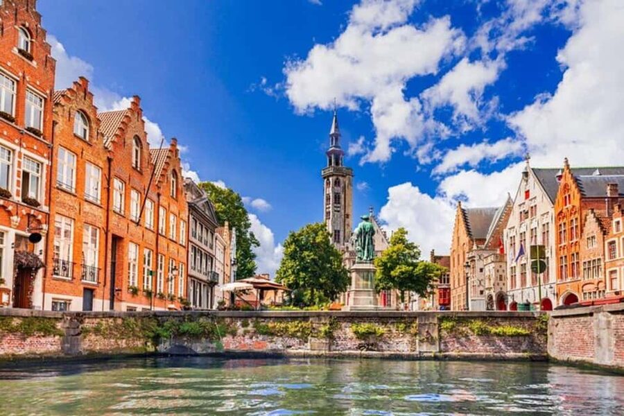 Bruges : Highlights & Hidden gems Walking Tour - Starting at Markt 30 in the heart of Bruges
