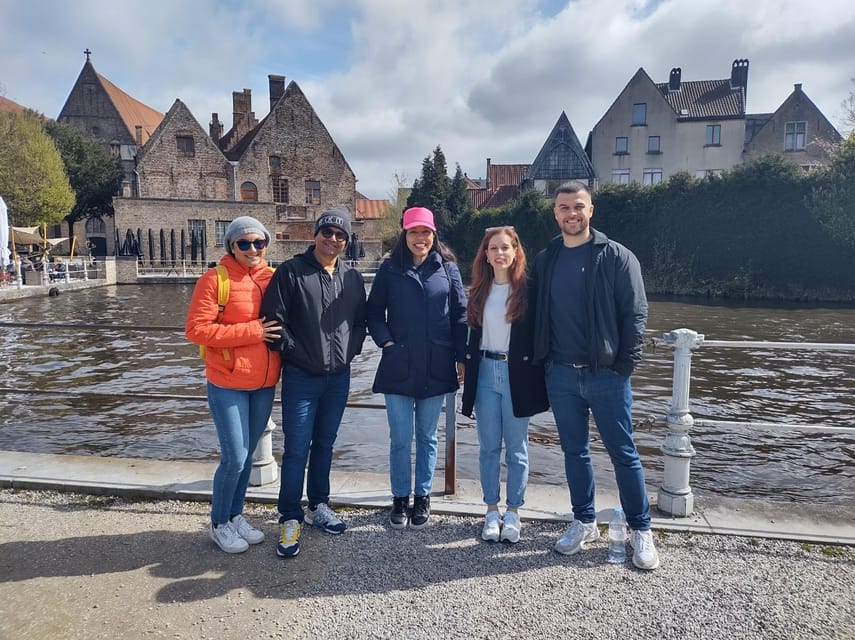 Bruges: Historical Walking Tour with Food Tasting - Belgian beer at Bourgogne des Flandres