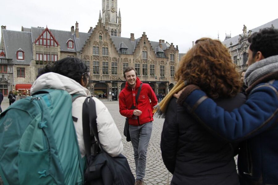 Bruges: History, Chocolate and Beer Walking Tour - Bourgogne des Flandres and the canal-side beer