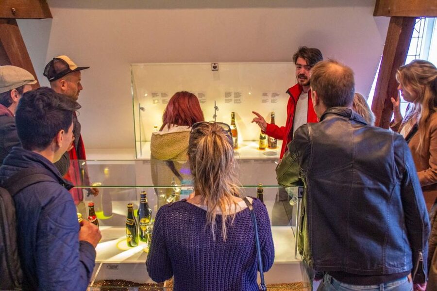 Bruges: History, Chocolate and Beer Walking Tour - The guides make the difference