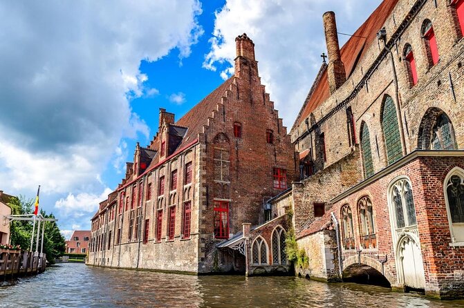 Bruges PRIVATE City Kickstart Tour With Locals - Key points to know before booking