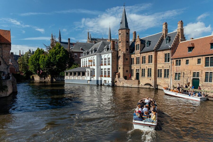 Bruges: Private Food Tour – 10 Tastings with Locals - Who Will Enjoy This Bruges Food Walk?