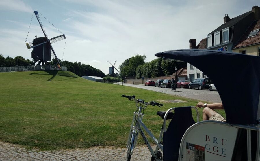 Bruges: Private Guided Tour by Pedicab - Who should book this Bruges pedicab tour?