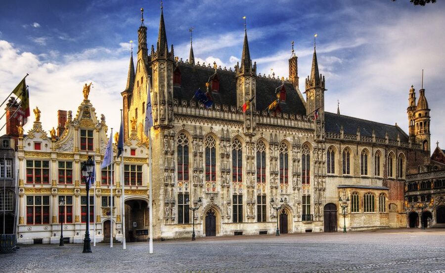 Bruges: Private Historical Highlights Walking Tour - What the guide adds beyond a map