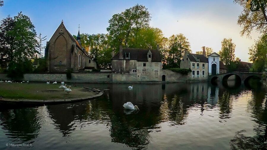 Bruges: Private Historical Highlights Walking Tour - Grote Markt and the medieval city center