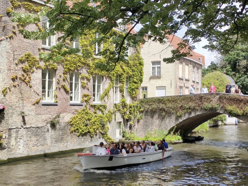 Bruges: Small Group Boat Cruise and Guided Walking Tour - Why this is a smart first look at Bruges