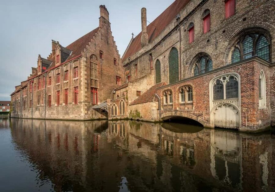 Bruges: Ticket Museum Sint-Janshospitaal - A 12th-century hospital with a human purpose