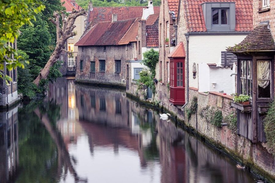 Bruges: Walking Tour, Canal Boat Trip w/Beer Tasting Option - Church of Our Lady and Gruuthuse Palace