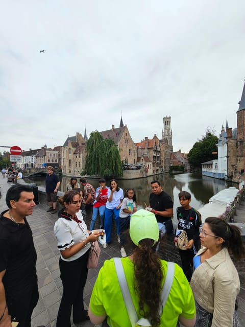 Bruges: Walking Tour with Hot Chocolate & Chocolate Tasting - Gruuthusemuseum, Dijver, and the canal views