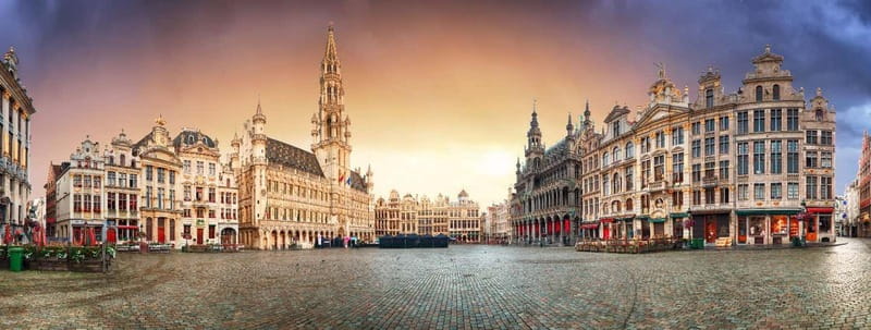 Brussels: 2-Hour Dark Side of Brussels Private Tour - Brussels after dark, with the polish removed