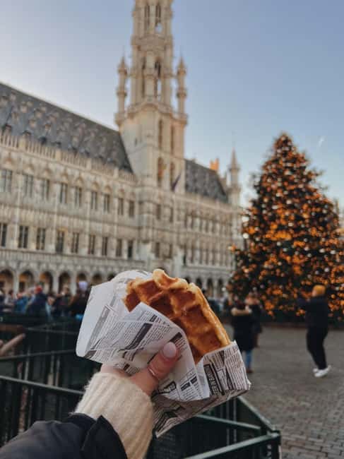 Brussels: 2-Hour Walking Tour of the Historic Center with a Local Guide - Manneken Pis, Brussels’ smallest famous monument