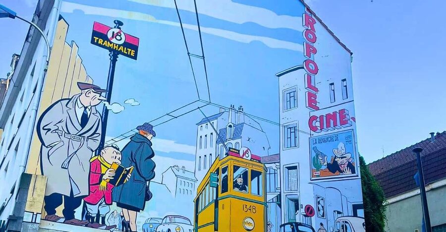 Brussels: 2 hours Private Walking Tour of the Comics Walls - Following ten murals through the historic center