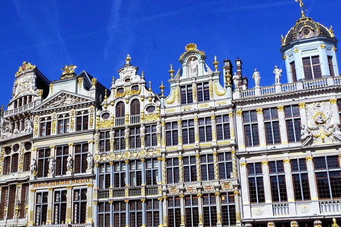 Brussels All In Tour : Belgian food, chocolate, beer, sightseeing - Manneken Pis and the city’s playful side