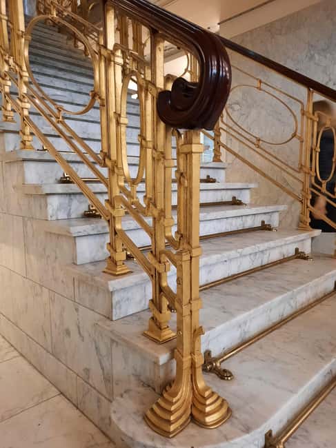 Brussels: Art Nouveau Walking Tour with a Local Guide - The optional Art Nouveau restaurant meal