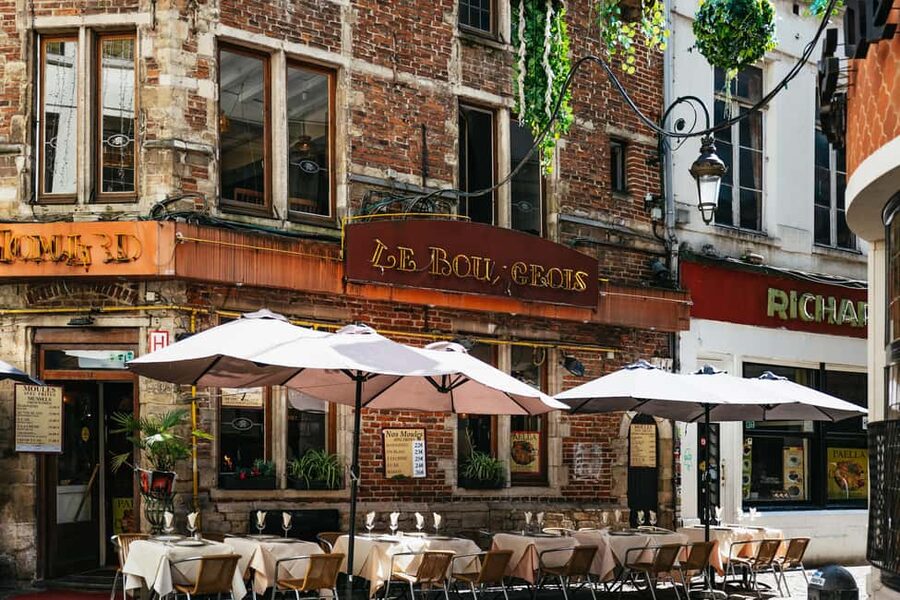 Brussels: Beer Tasting Tour with 7 Beers and Snacks - The guides make the biggest difference