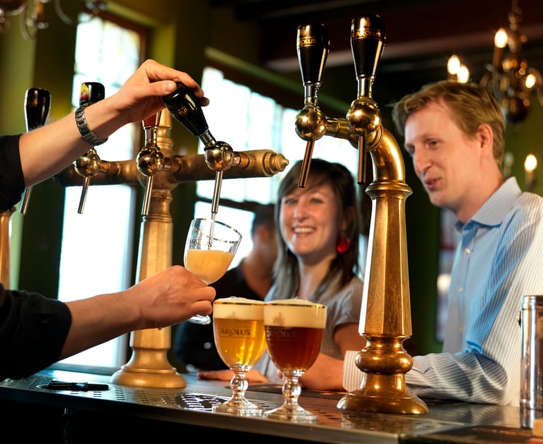 Brussels: Belgian Beer Tasting Tour - The guide and group atmosphere