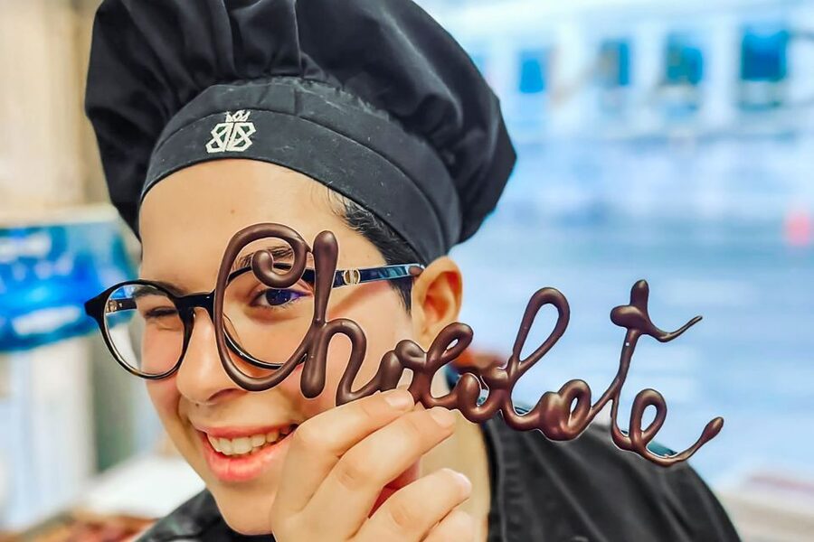 Brussels: Belgian Chocolate Making Workshop with Tastings - Making your personalized chocolate bar