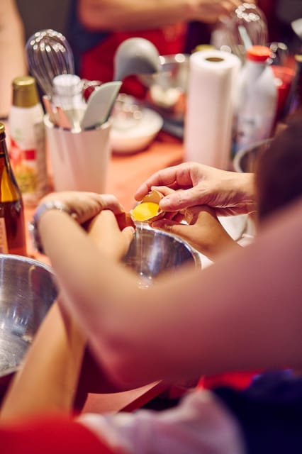Brussels: Belgian Waffle Making Workshop with Beer Tasting - Who should book this workshop?