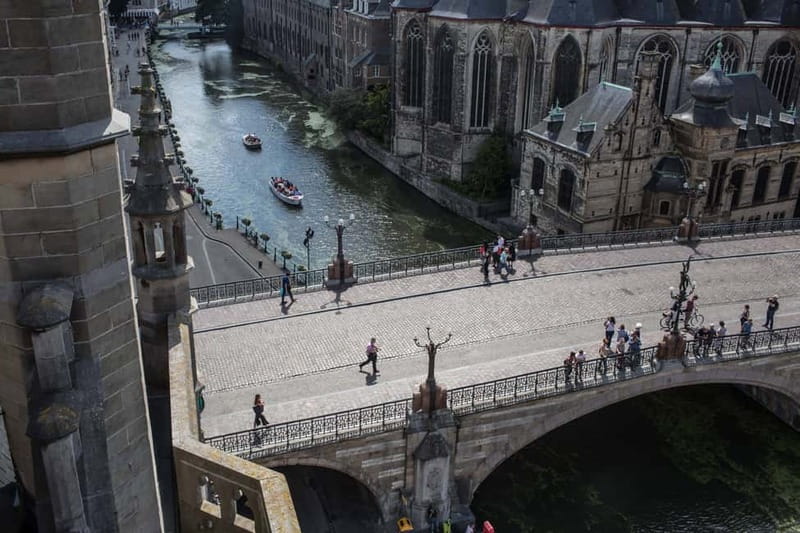 Brussels: Bruges & Ghent Tour with Cruise & Chocolate Visit - A chocolate hour at Pol Depla Chocolatier