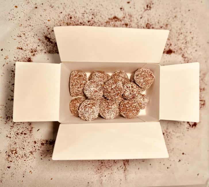 Brussels: Chocolate Truffle & Belgian Hot Chocolate Workshop - What the 90-minute Brussels chocolate class feels like