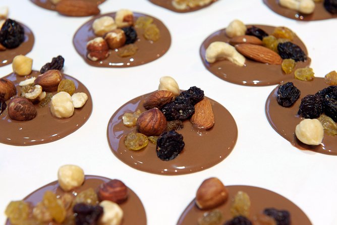 Brussels Chocolate Walking Tour and Workshop - Grand Place and Brussels’ opening scene
