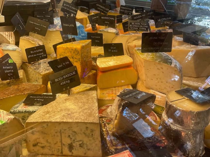 Brussels: City Center Guided Food Tour with Tastings - Liège waffles and the sweet finish