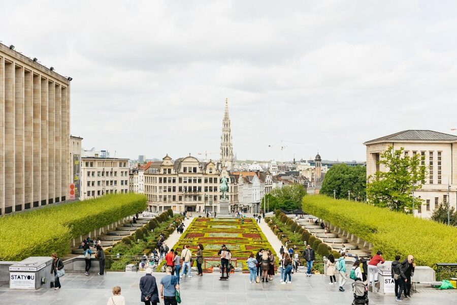 Brussels: City Highlights Walking and Tasting Tour - Grand Place is the architectural centerpiece