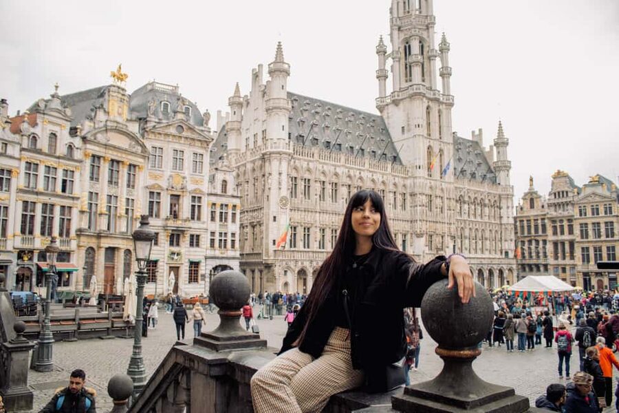 Brussels City Photoshoot With a Professional Photographer - A fast portrait route through central Brussels